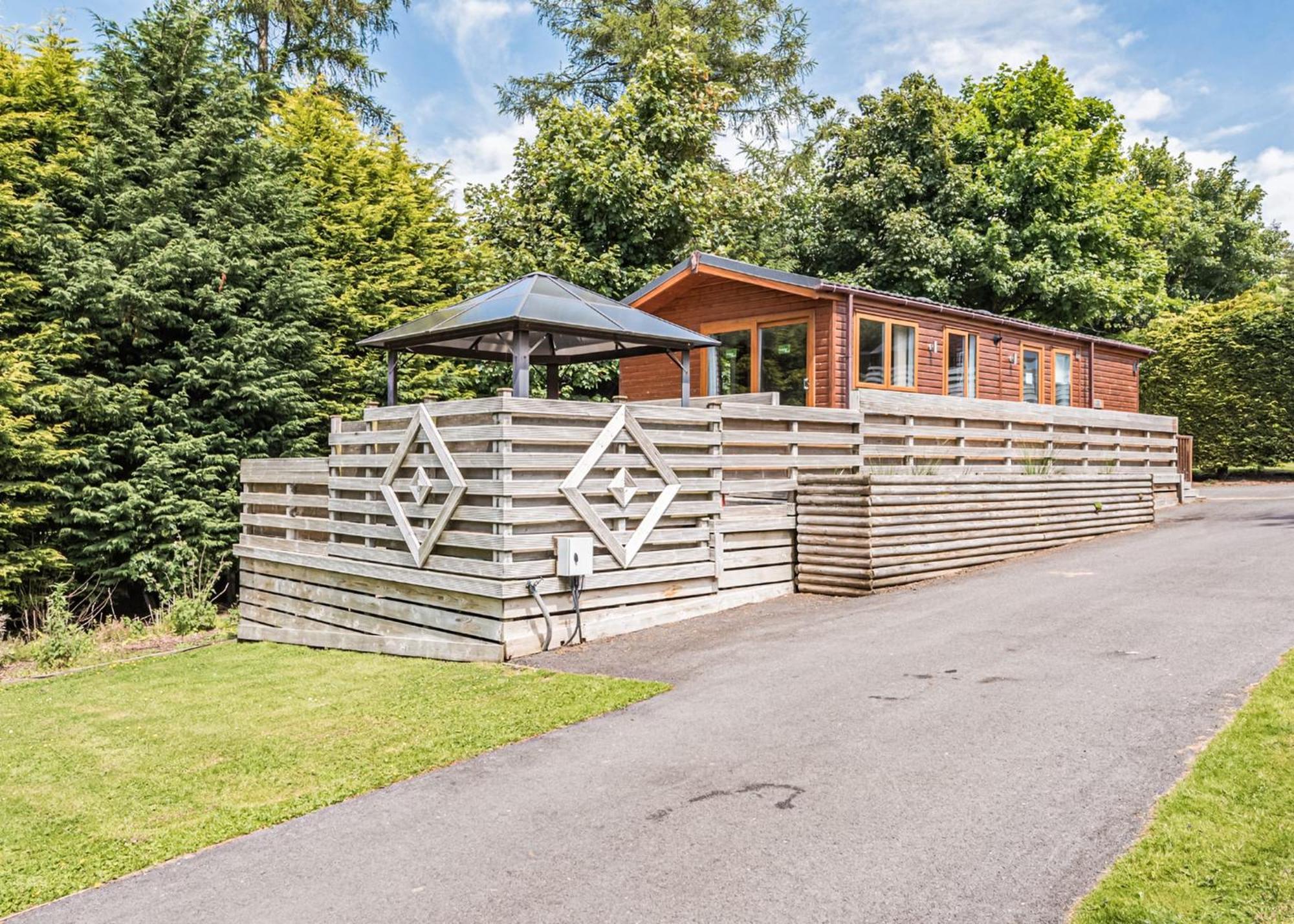 Longnor Wood Holiday Park エクステリア 写真