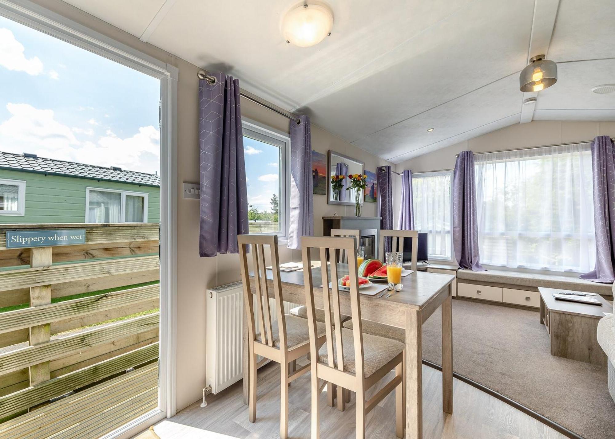 Longnor Wood Holiday Park エクステリア 写真