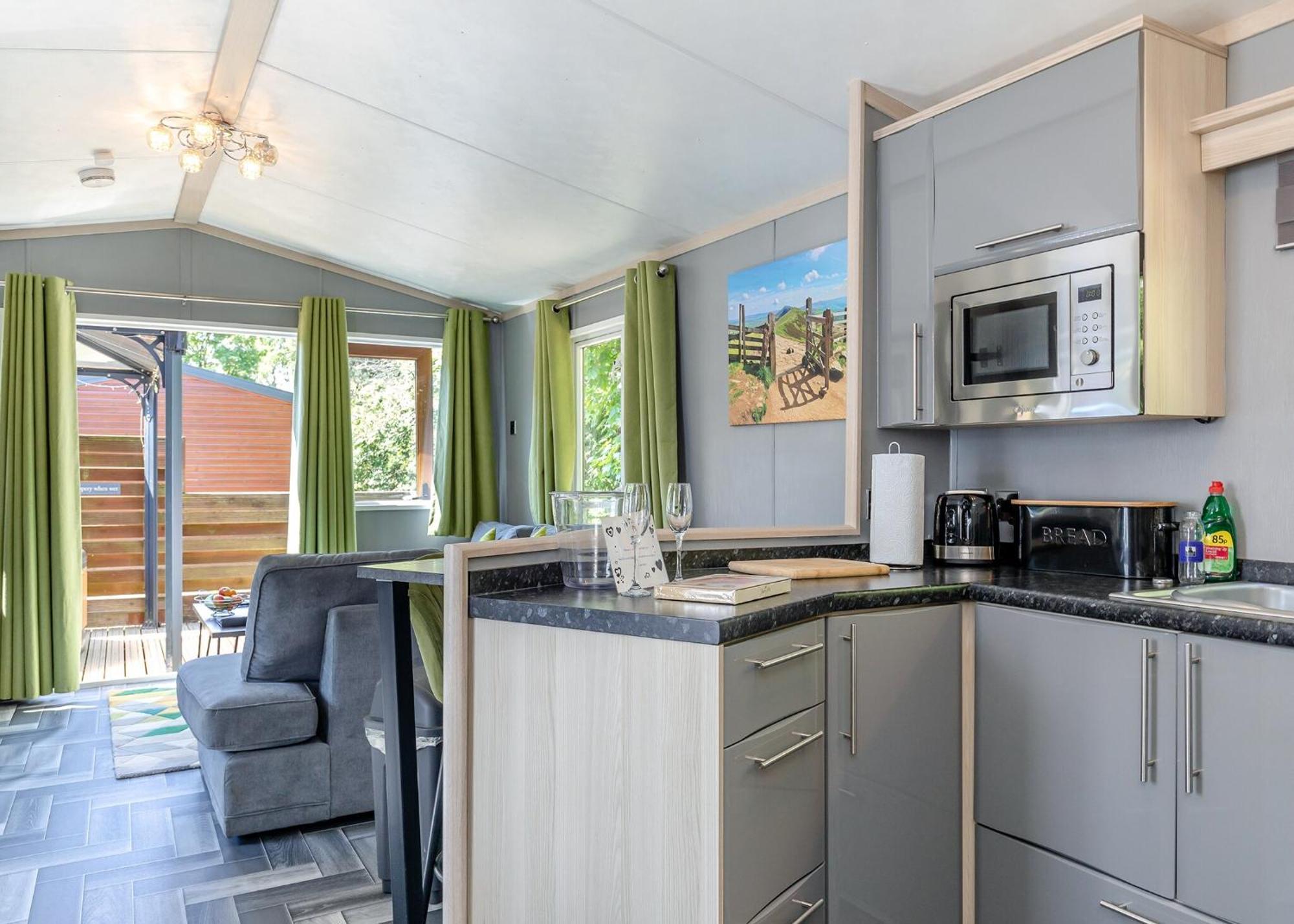 Longnor Wood Holiday Park エクステリア 写真