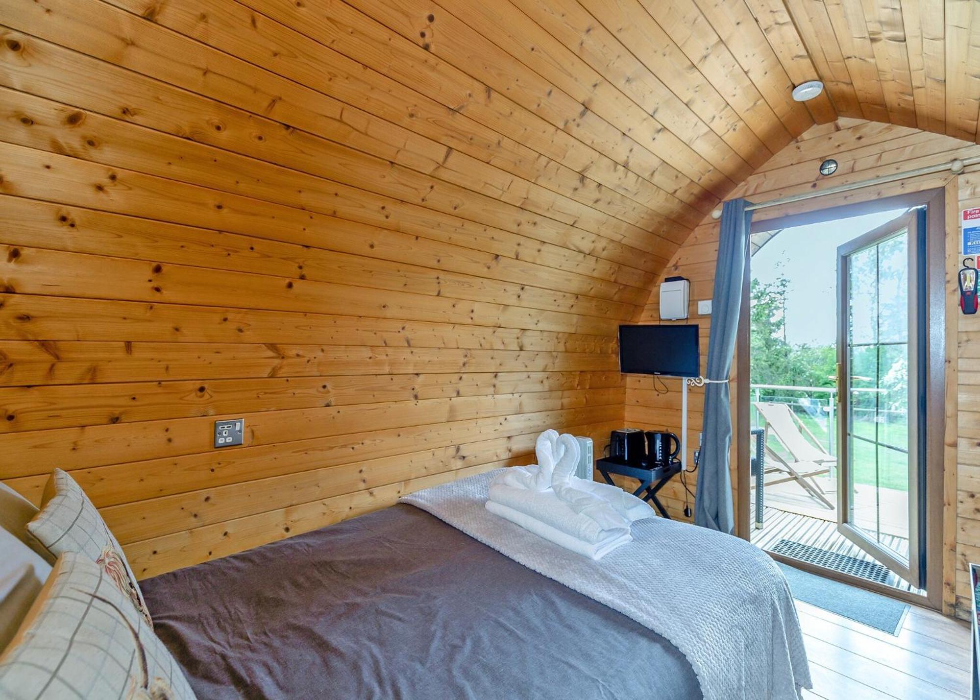 Longnor Wood Holiday Park エクステリア 写真