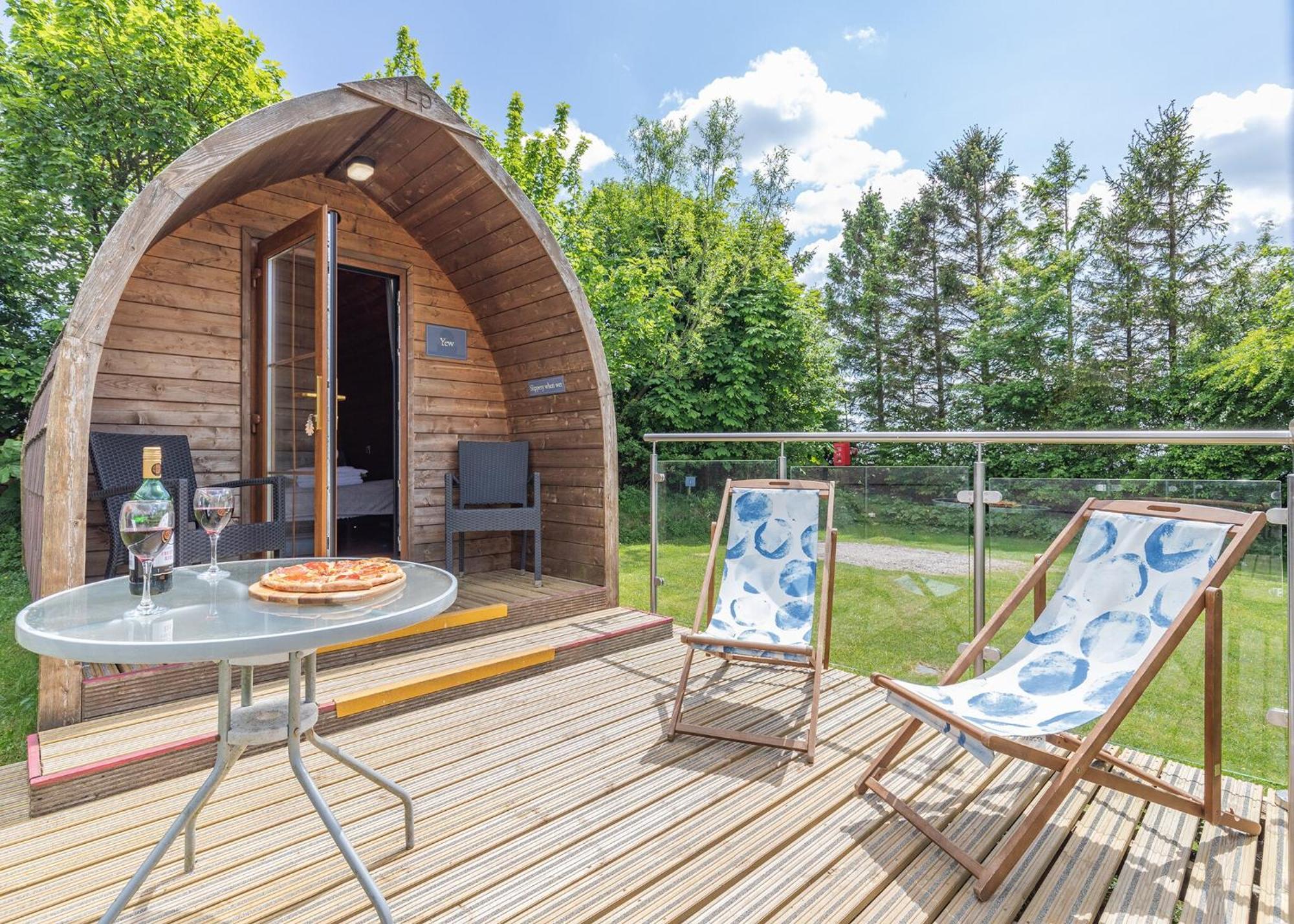 Longnor Wood Holiday Park エクステリア 写真