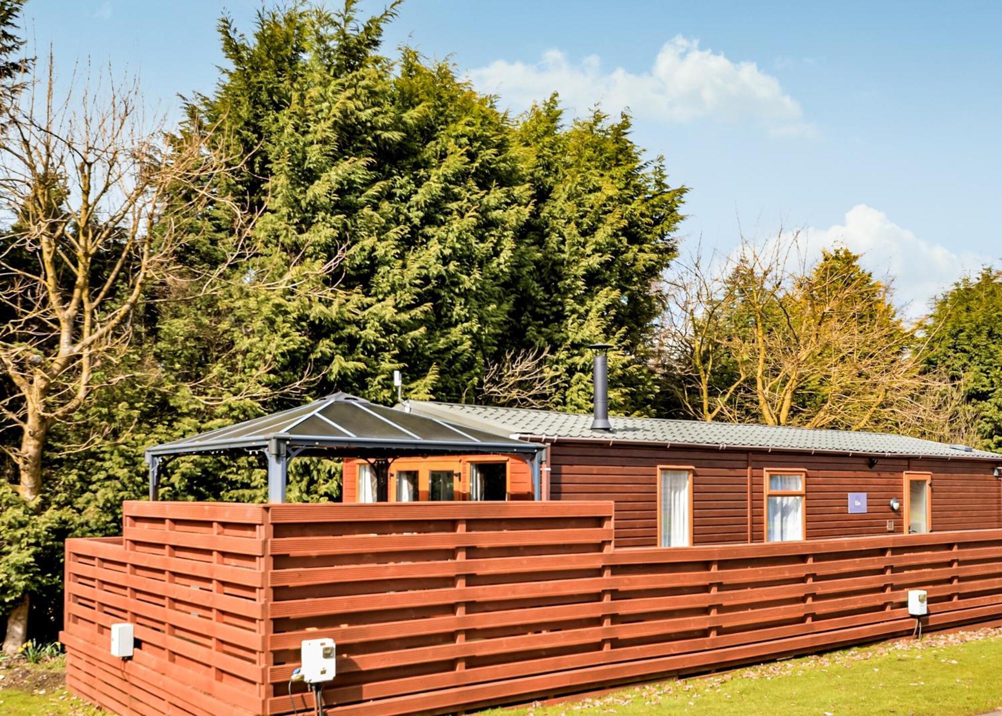 Longnor Wood Holiday Park エクステリア 写真