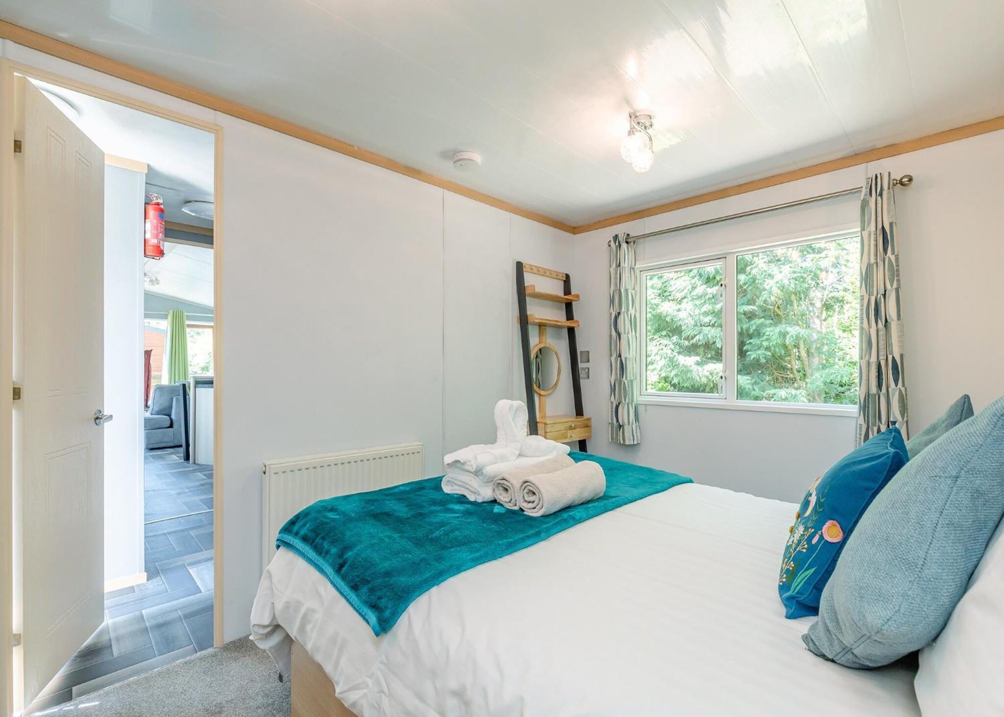 Longnor Wood Holiday Park エクステリア 写真