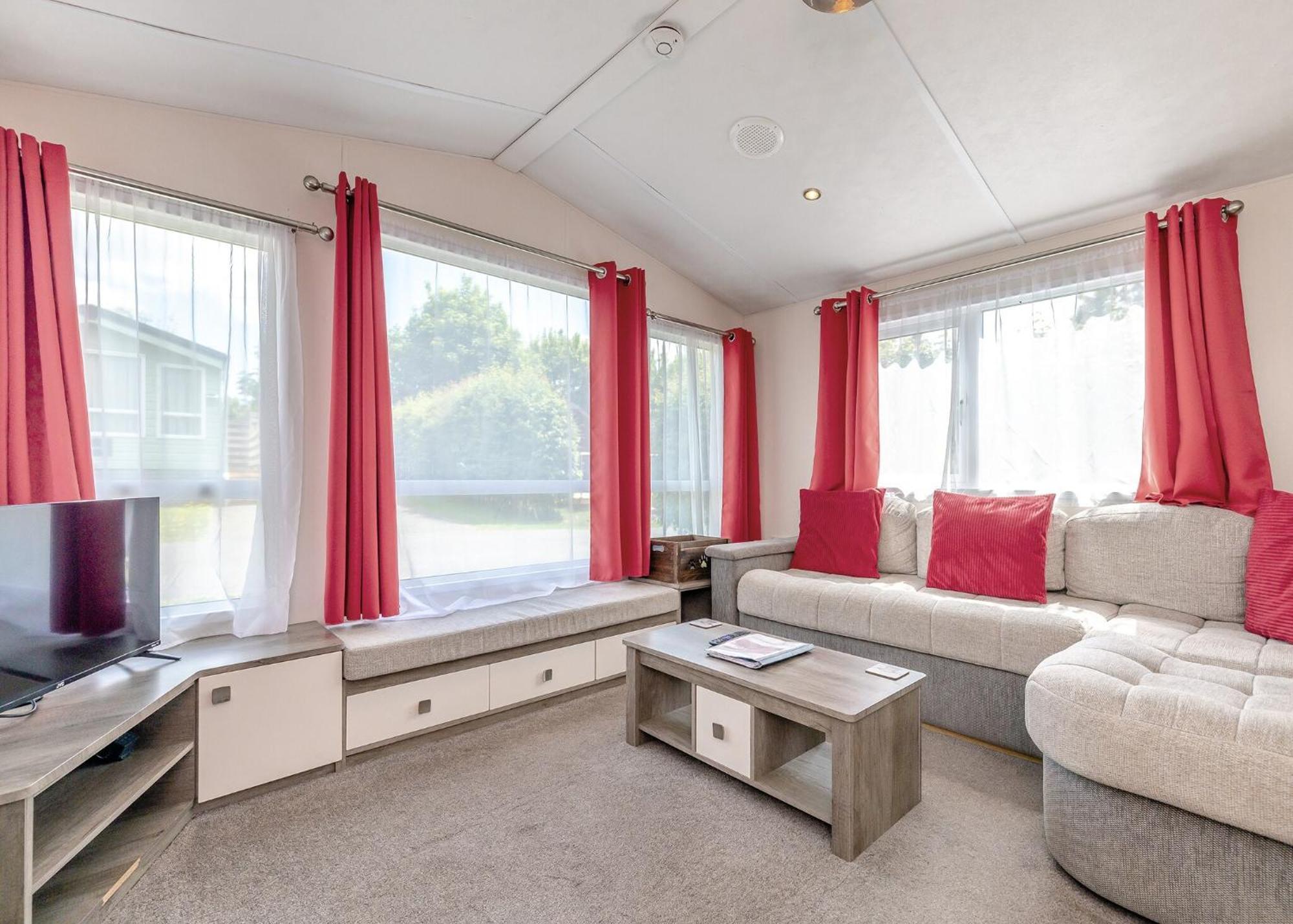 Longnor Wood Holiday Park エクステリア 写真