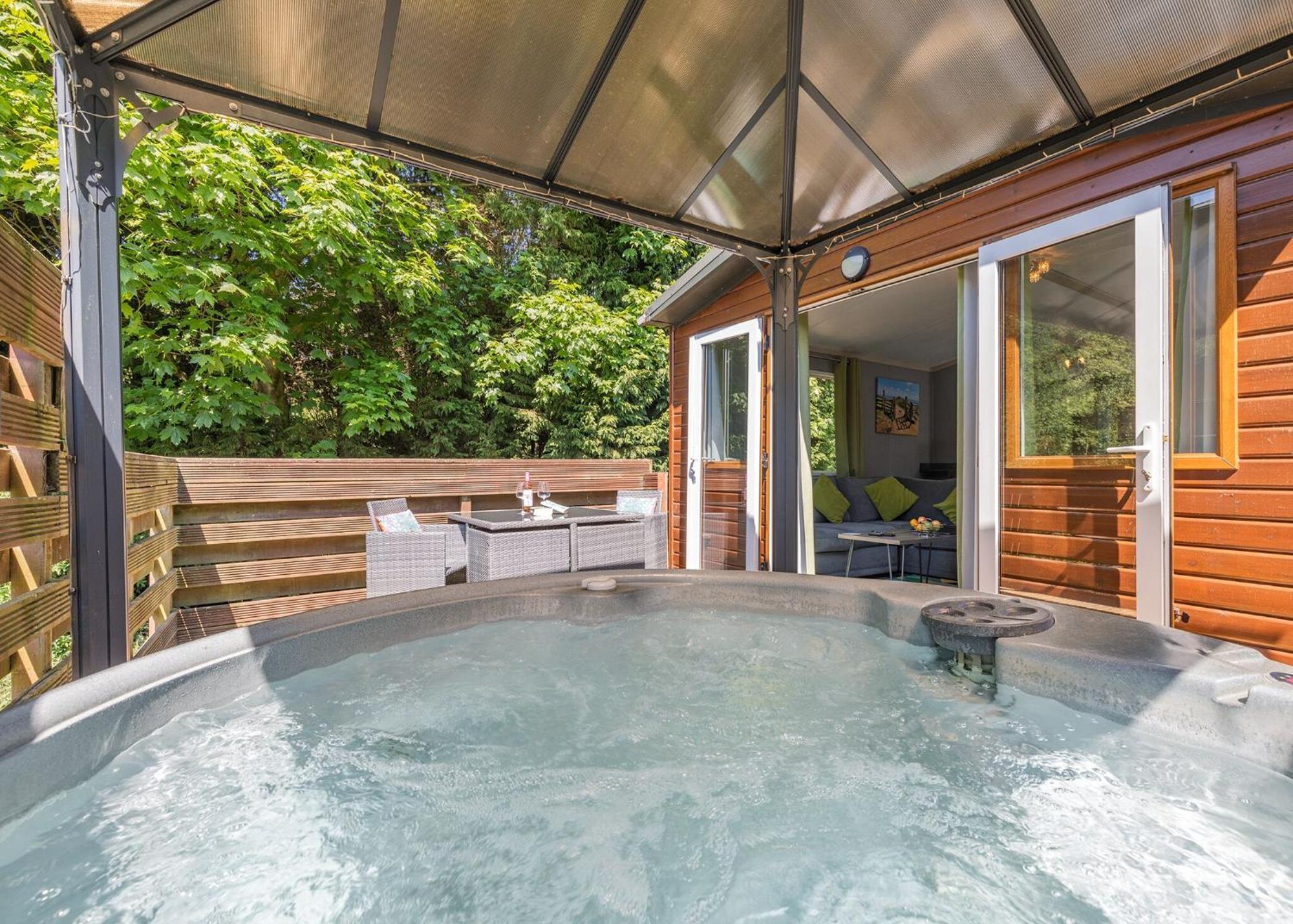 Longnor Wood Holiday Park エクステリア 写真