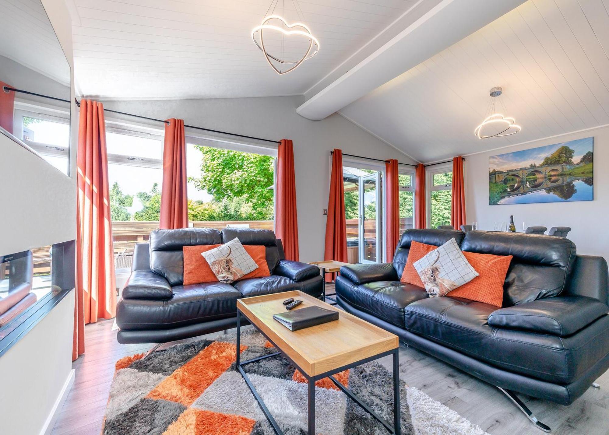 Longnor Wood Holiday Park エクステリア 写真